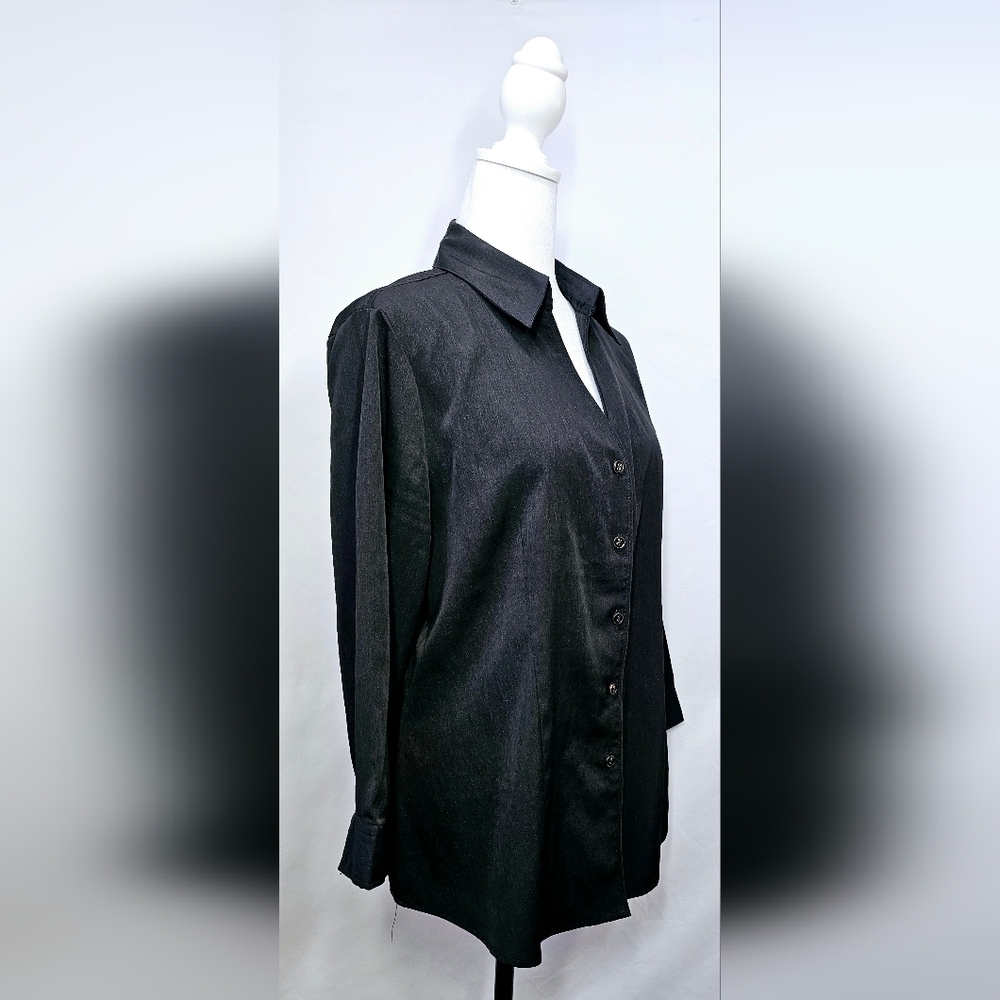 Large Cato Women's Button-Up Blouse - Picture 2 of 4
